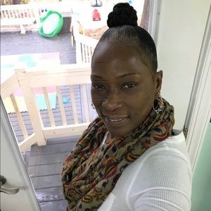 Meet your Posher, Cecelia